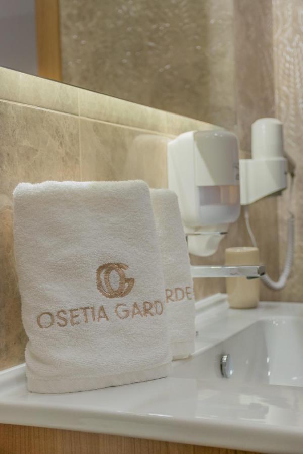 Hotel Osetia Garden Момчилград Экстерьер фото