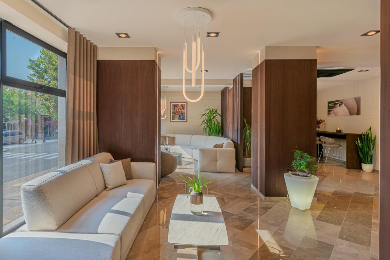 Hotel Osetia Garden Момчилград Экстерьер фото