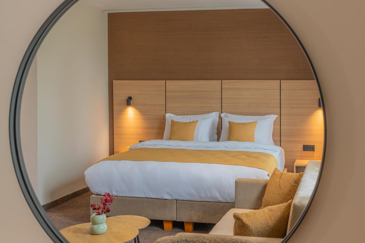 Hotel Osetia Garden Момчилград Экстерьер фото